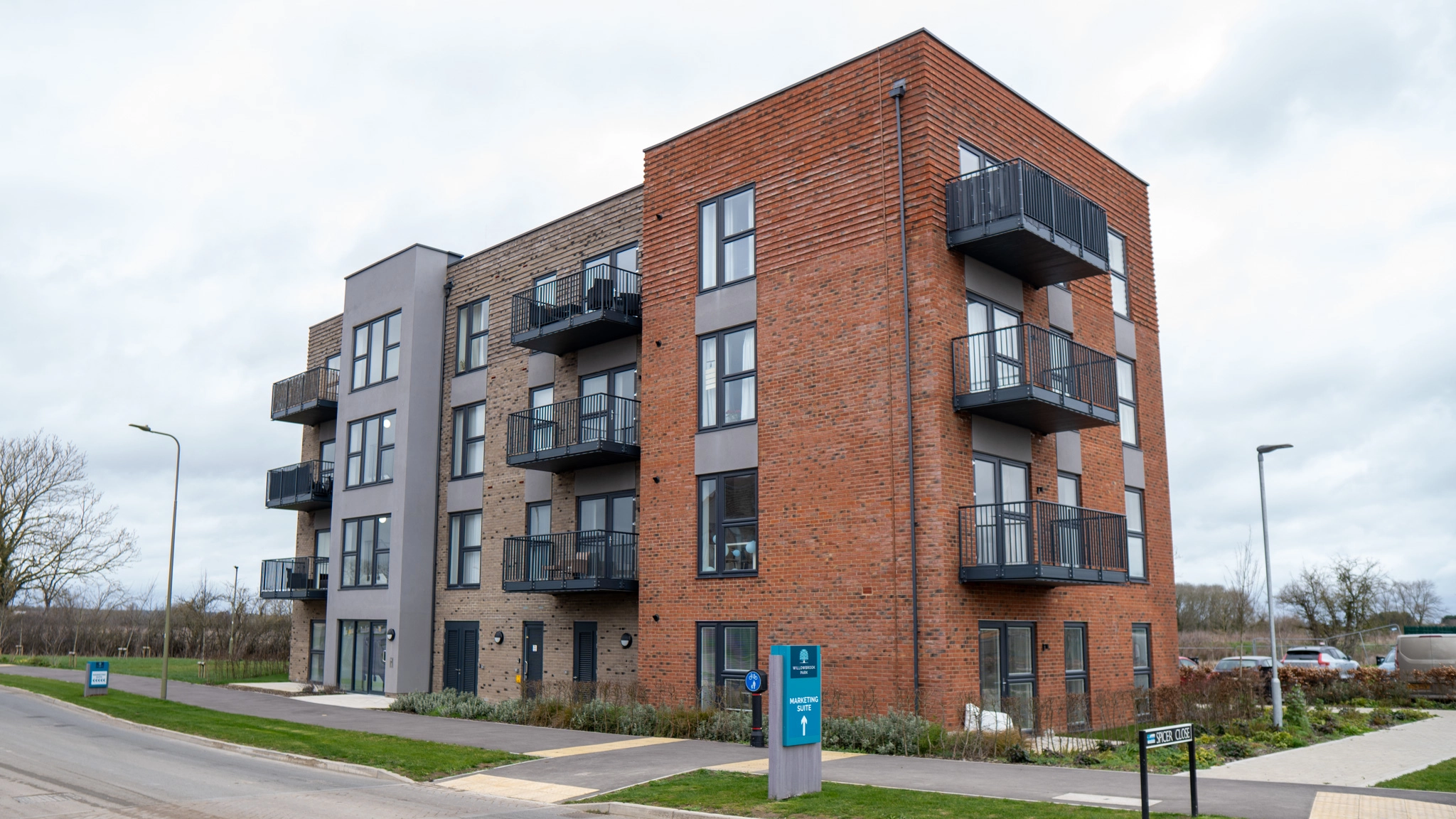 SV-R-RL1 AOV Roof Hatch installation on roof